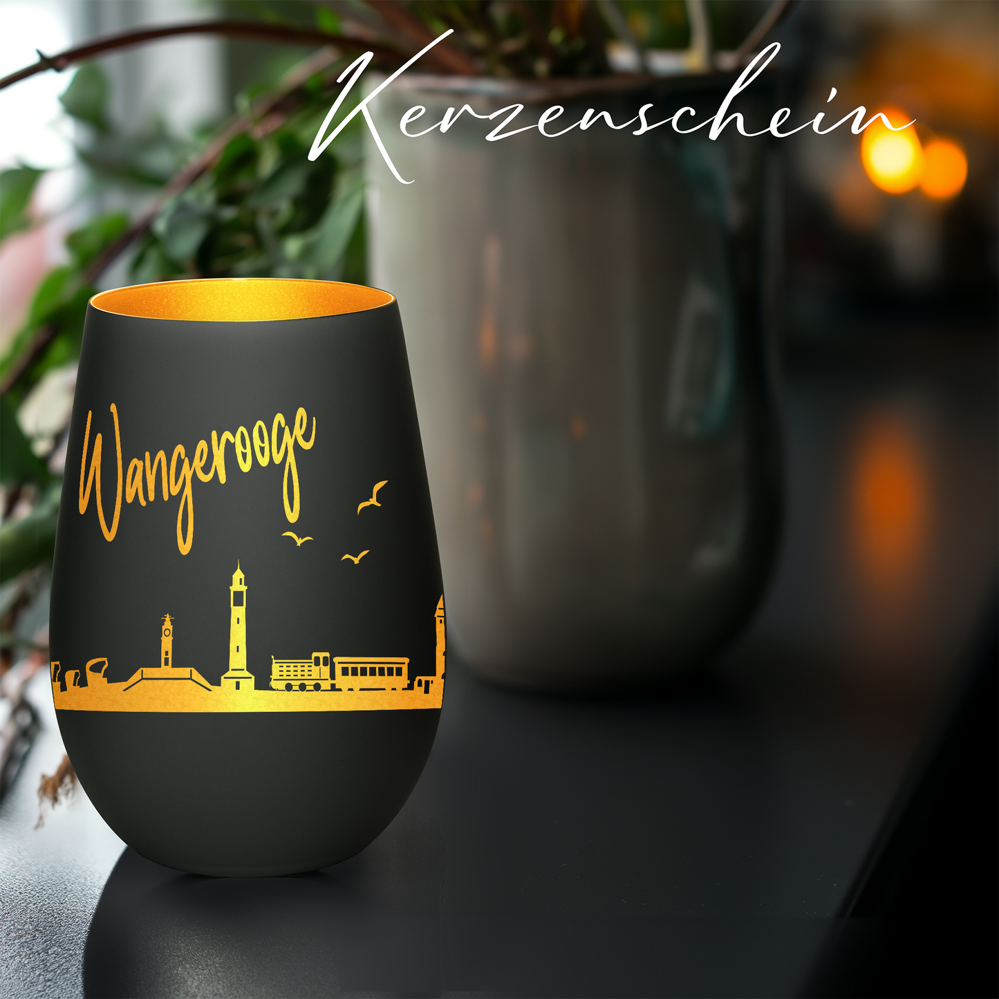 Hochwertiges Glas Windlicht mit Gravur "SKYLINE WANGEROOGE" in der Farbe Schwarz/Gold