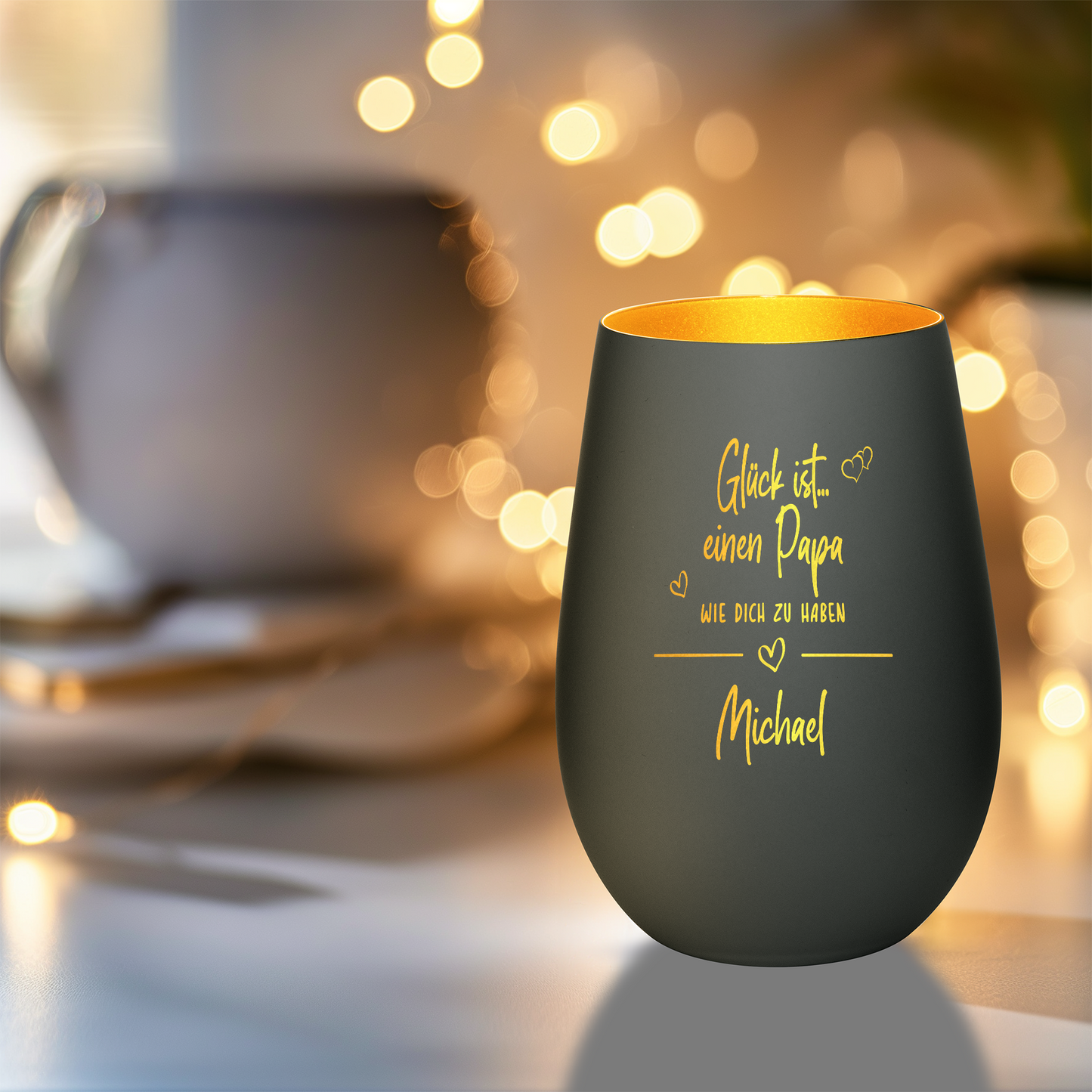 Hochwertiges Glas Windlicht mit Gravur "GLÜCK IST EINEN PAPA WIE DICH ZU HABEN" mit Wunschname in der Farbe Schwarz/Gold