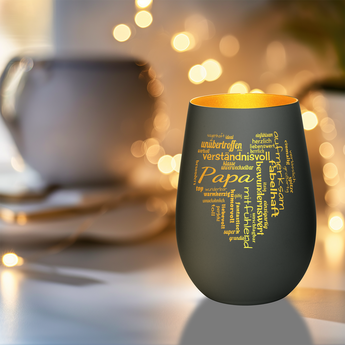 Hochwertiges Glas Windlicht mit Gravur "PAPA GROßES HERZ" in der Farbe Schwarz/Gold
