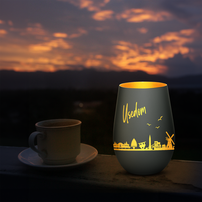 Hochwertiges Glas Windlicht mit Gravur "SKYLINE USEDOM" in der Farbe Schwarz/Gold