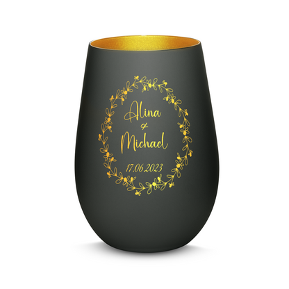 Hochwertiges Glas Windlicht mit Gravur "JAHRESTAG MIT BLUMENKRANZ" mit Wunschnamen und Datum in der Farbe Schwarz/Gold