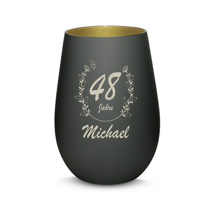 Hochwertiges Glas Windlicht mit Gravur "GEBURTSTAG MIT BLUMENKRANZ" mit Wunschnamen und Datum in der Farbe Schwarz/Gold