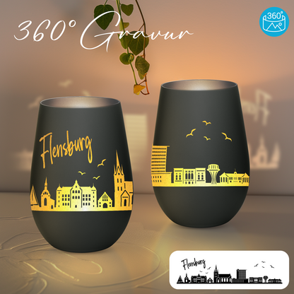 Hochwertiges Glas Windlicht mit Gravur "SKYLINE FLENSBURG" in der Farbe Schwarz/Silber