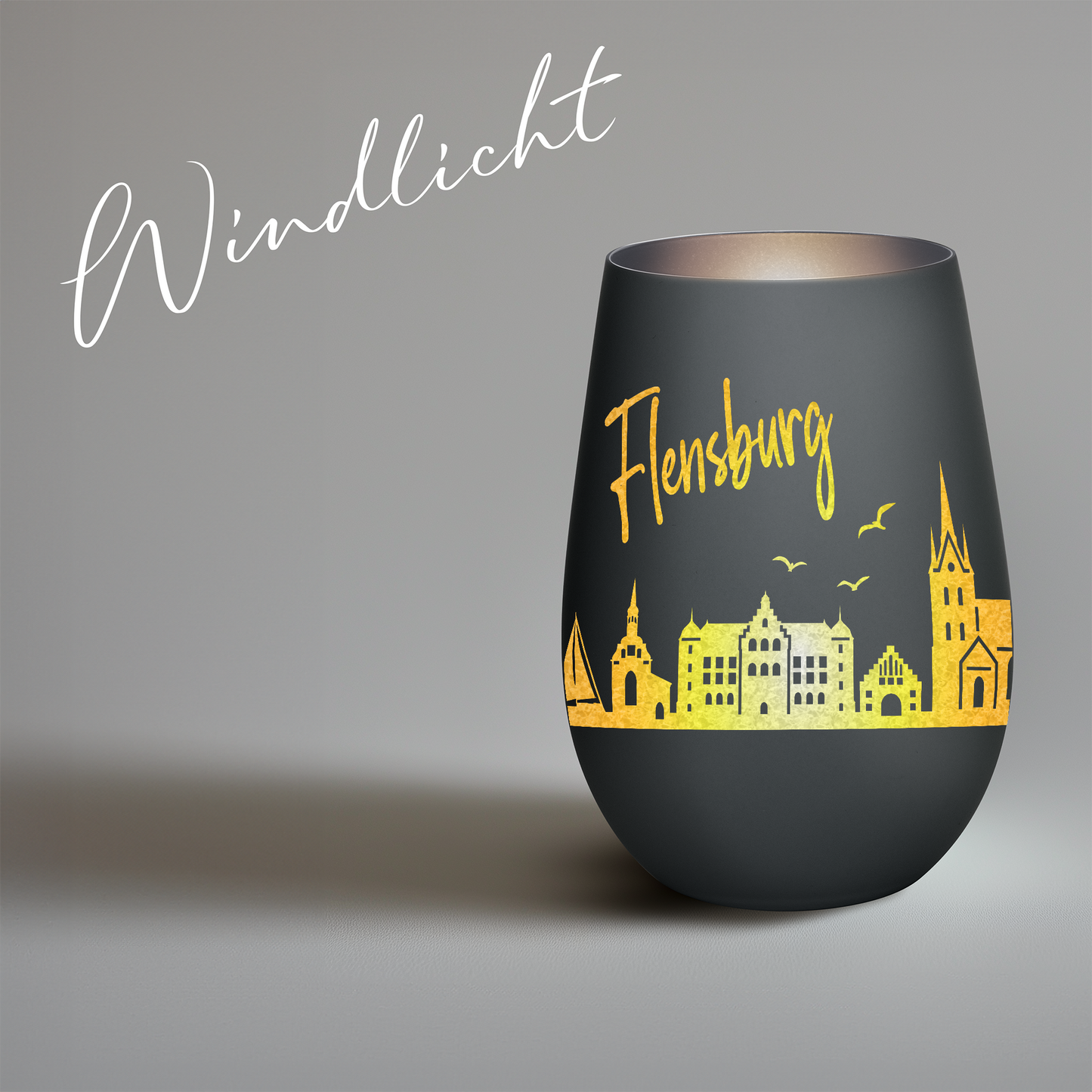 Hochwertiges Glas Windlicht mit Gravur "SKYLINE FLENSBURG" in der Farbe Schwarz/Silber