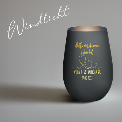 Hochwertiges Glas Windlicht mit Gravur "WEIL DU DIE LIEBE MEINES LEBENS BIST" mit Wunschnamen und Datum in der Farbe Schwarz/Silber