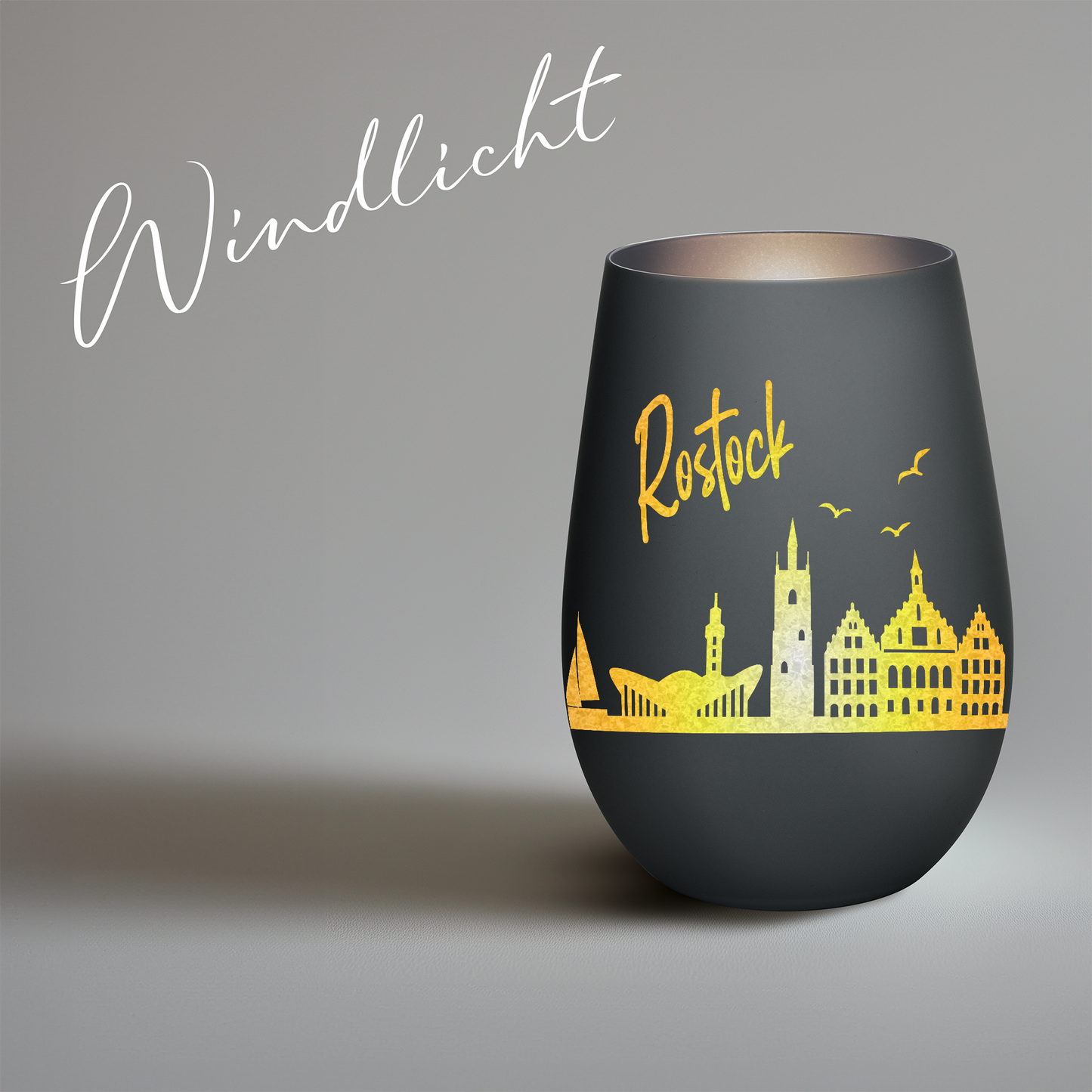 Hochwertiges Glas Windlicht mit Gravur "SKYLINE ROSTOCK" in der Farbe Schwarz/Silber