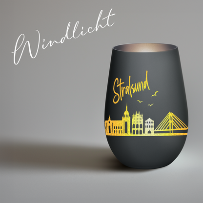 Hochwertiges Glas Windlicht mit Gravur "SKYLINE STRALSUND" in der Farbe Schwarz/Silber