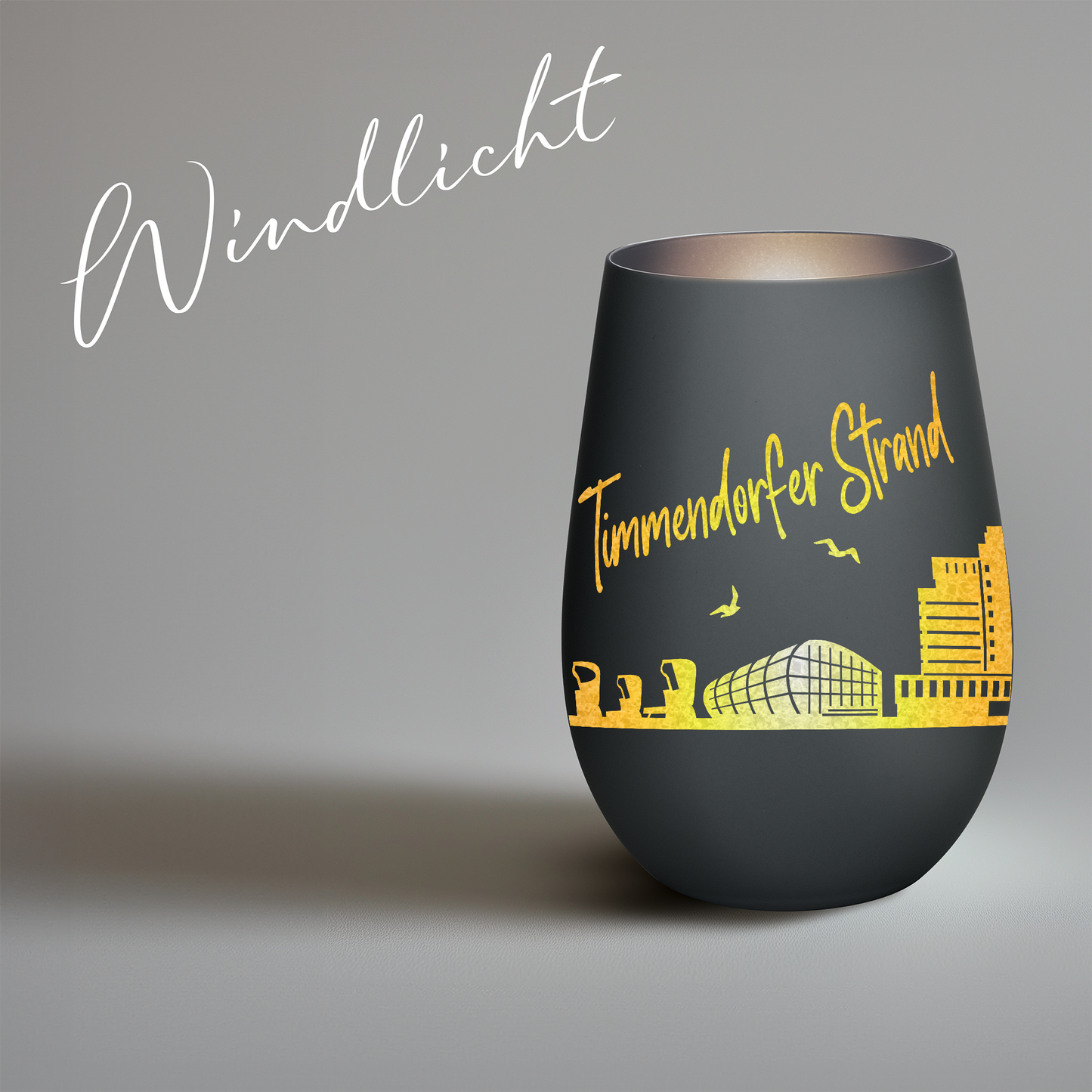 Hochwertiges Glas Windlicht mit Gravur "SKYLINE TIMMENDORFER STRAND" in der Farbe Schwarz/Silber