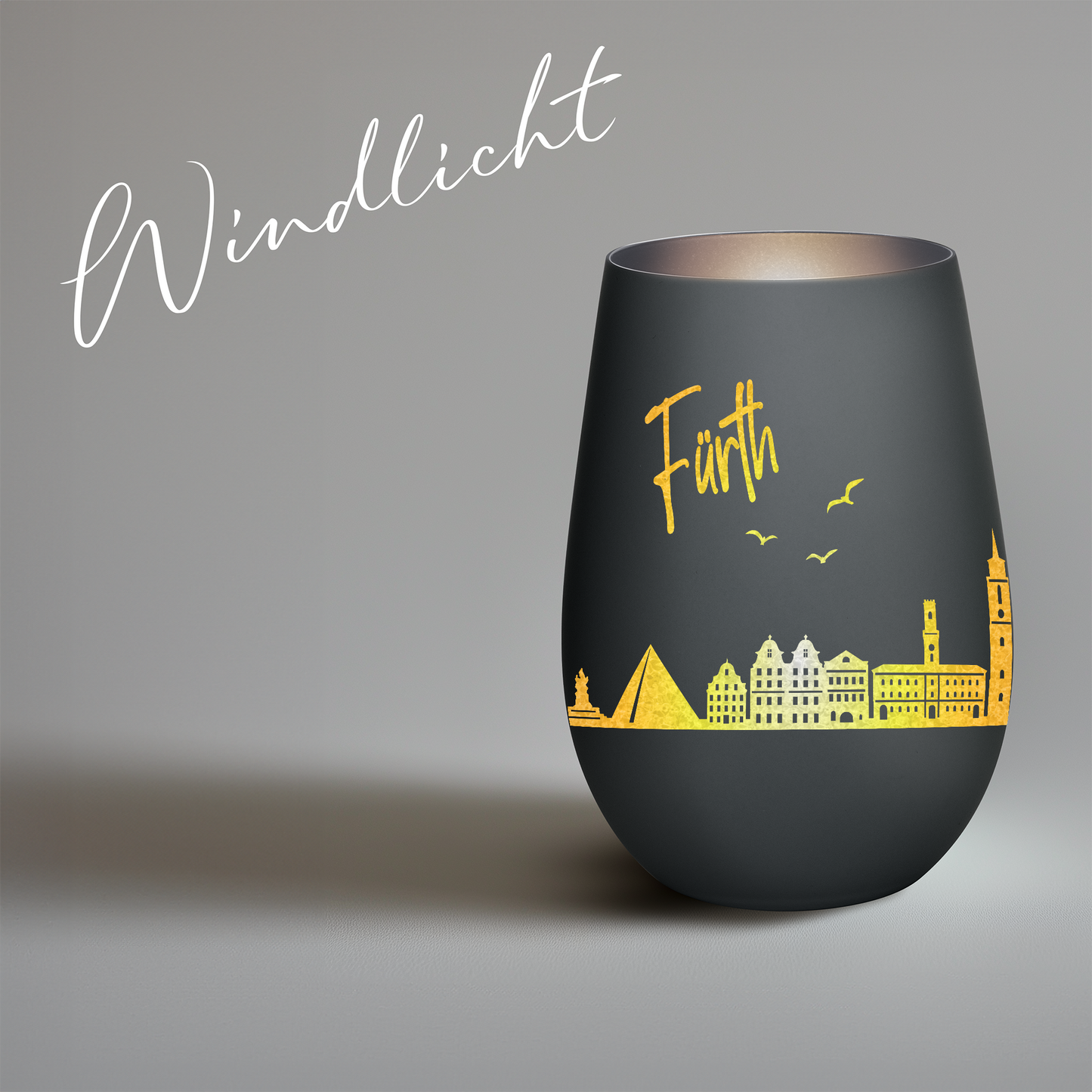 Hochwertiges Glas Windlicht mit Gravur "SKYLINE FÜRTH" in der Farbe Schwarz/Silber