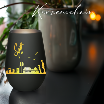 Hochwertiges Glas Windlicht mit Gravur "SKYLINE SYLT" in der Farbe Schwarz/Silber