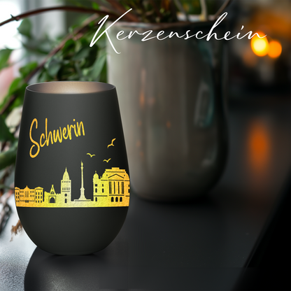 Hochwertiges Glas Windlicht mit Gravur "SKYLINE SCHWERIN" in der Farbe Schwarz/Silber