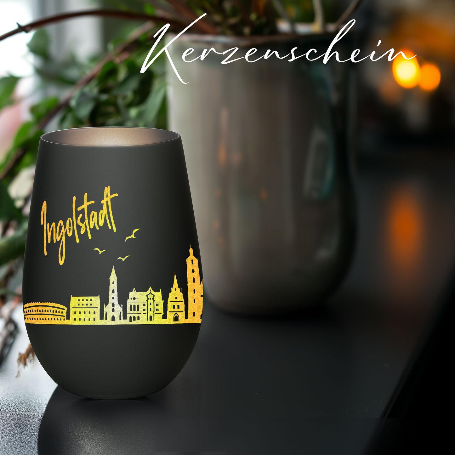 Hochwertiges Glas Windlicht mit Gravur "SKYLINE INGOLSTADT" in der Farbe Schwarz/Silber