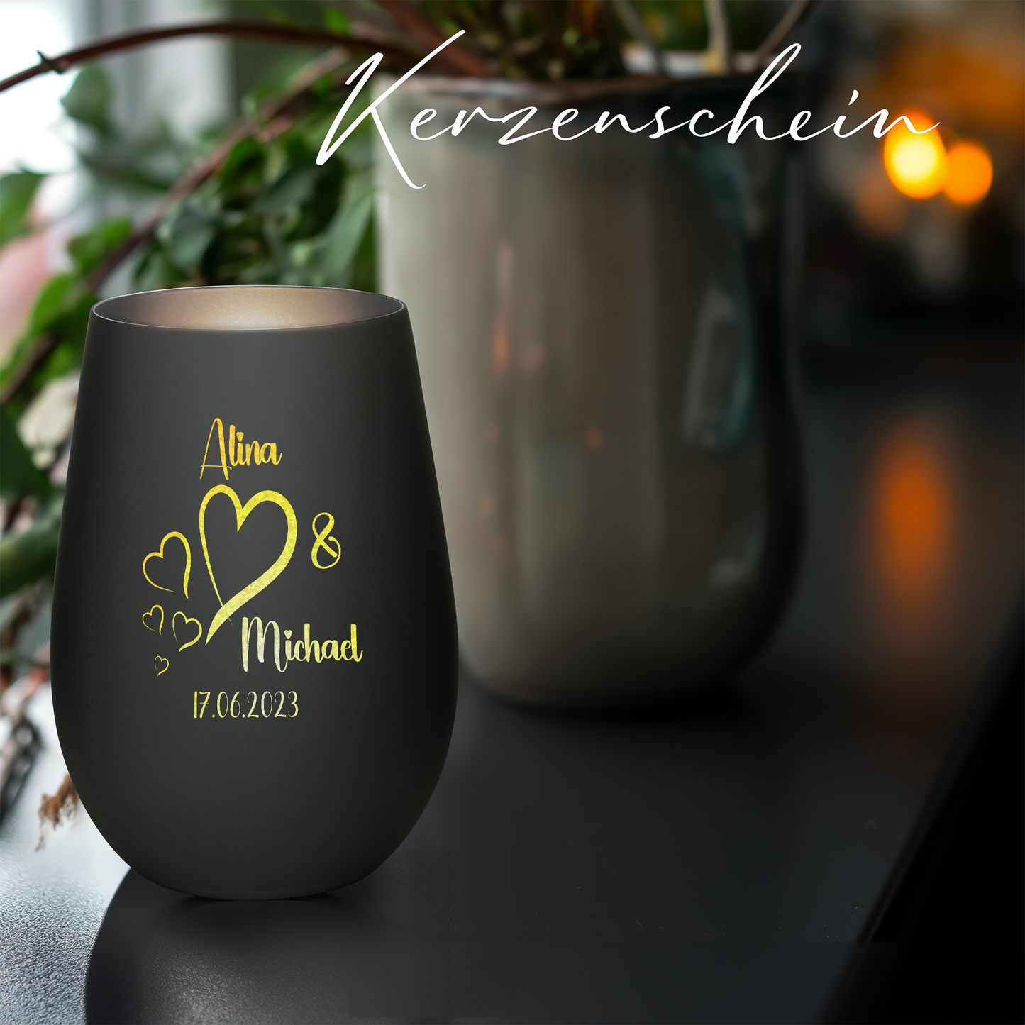 Hochwertiges Glas Windlicht mit Gravur "LIEBES WINDLICHT HERZ3" mit Wunschnamen und Datum in der Farbe Schwarz/Silber