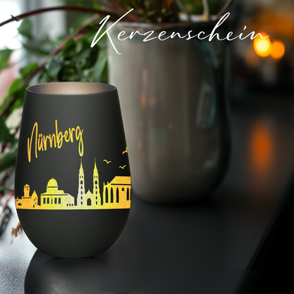 Hochwertiges Glas Windlicht mit Gravur "SKYLINE NÜRNBERG" in der Farbe Schwarz/Silber