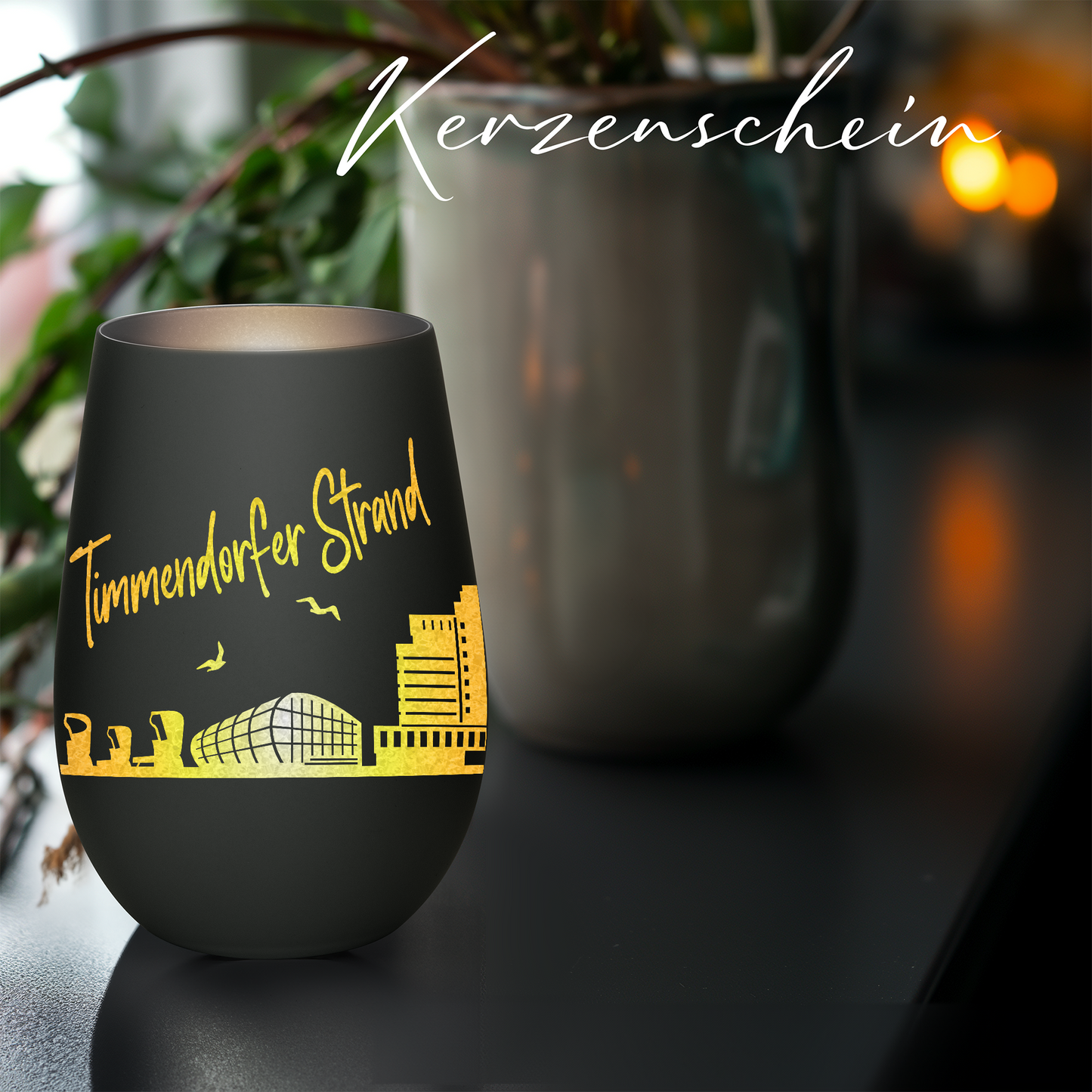 Hochwertiges Glas Windlicht mit Gravur "SKYLINE TIMMENDORFER STRAND" in der Farbe Schwarz/Silber
