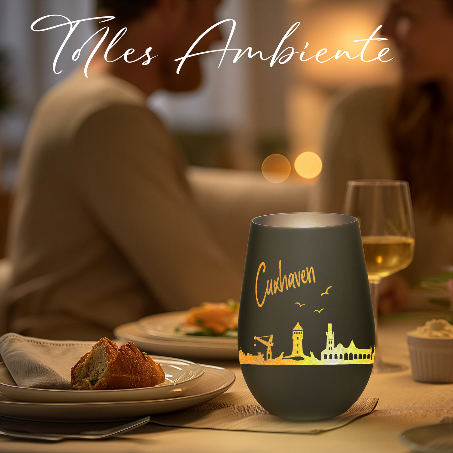 Hochwertiges Glas Windlicht mit Gravur "SKYLINE CUXHAVEN" in der Farbe Schwarz/Silber
