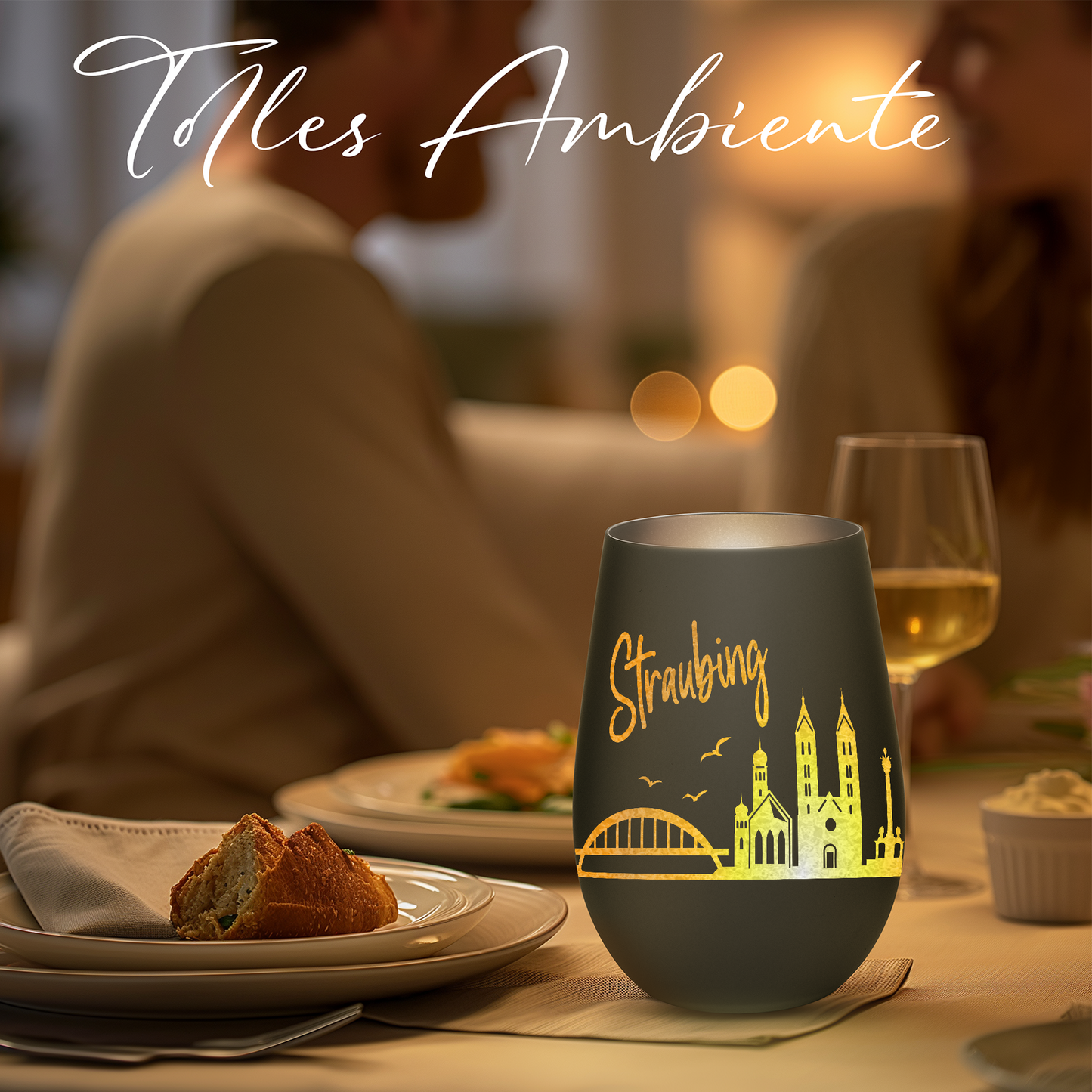 Hochwertiges Glas Windlicht mit Gravur "SKYLINE STRAUBING" in der Farbe Schwarz/Silber