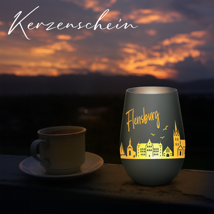 Hochwertiges Glas Windlicht mit Gravur "SKYLINE FLENSBURG" in der Farbe Schwarz/Silber