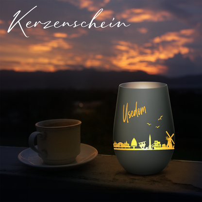 Hochwertiges Glas Windlicht mit Gravur "SKYLINE USEDOM" in der Farbe Schwarz/Silber