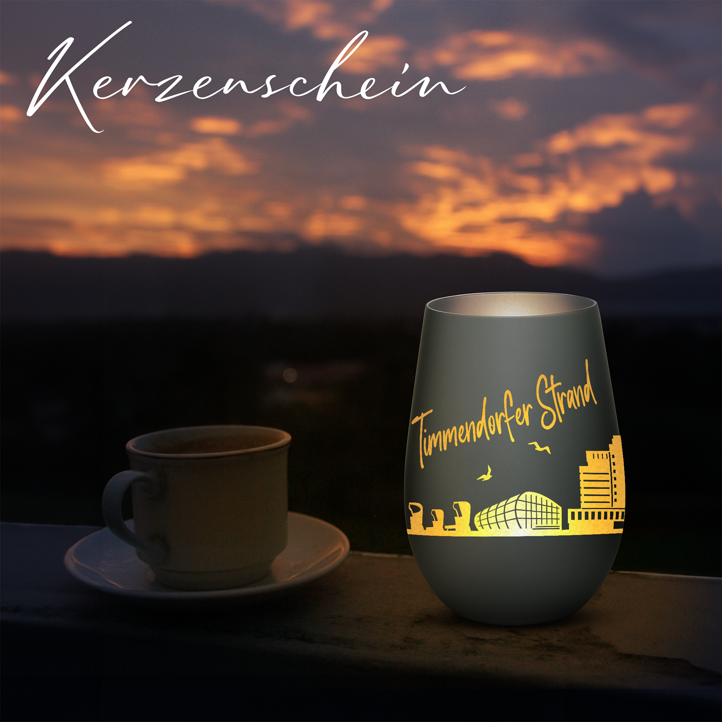 Hochwertiges Glas Windlicht mit Gravur "SKYLINE TIMMENDORFER STRAND" in der Farbe Schwarz/Silber