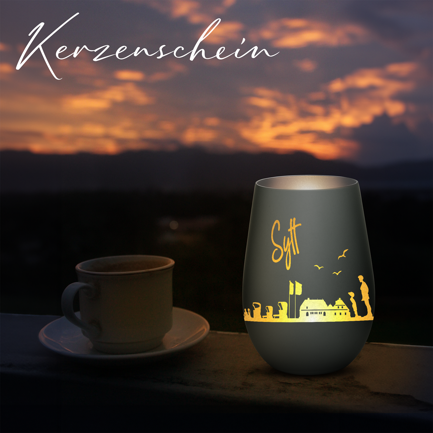 Hochwertiges Glas Windlicht mit Gravur "SKYLINE SYLT" in der Farbe Schwarz/Silber