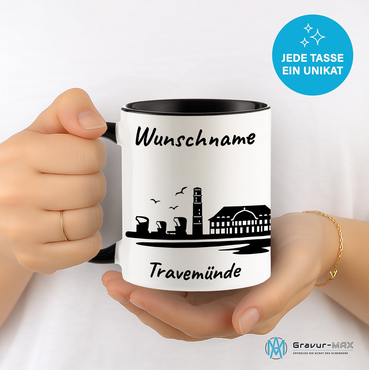 Tasse in Schwarz 330ml bedruckt mit der Skyline von Travemünde personalisierbar mit Wunschname
