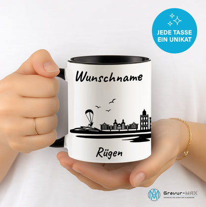 Tasse in Schwarz 330ml bedruckt mit der Skyline von Rügen personalisierbar mit Wunschname