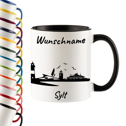 Tasse in Schwarz 330ml bedruckt mit der Skyline von Sylt personalisierbar mit Wunschname