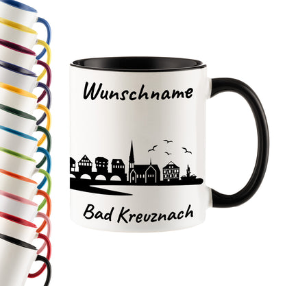 Tasse in Schwarz 330ml bedruckt mit der Skyline von Bad Kreuznach personalisierbar mit Wunschname