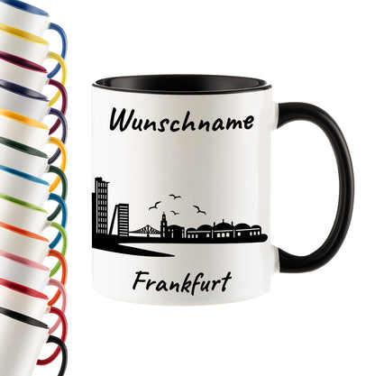 Tasse in Schwarz 330ml bedruckt mit der Skyline von Frankfurt personalisierbar mit Wunschname