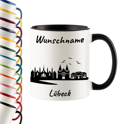Tasse in Schwarz 330ml bedruckt mit der Skyline von Lübeck personalisierbar mit Wunschname