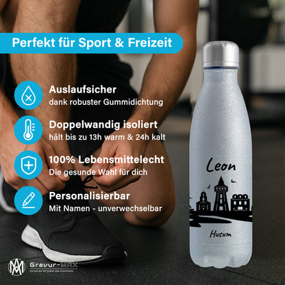 Glitzer Trinkflasche in Silber 500ml aus Edelstahl bedruckt mit der Skyline von Husum personalisierbar mit Wunschname