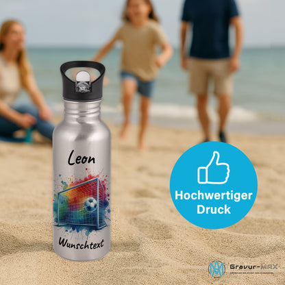 Trinkflasche mit Strohhalm in Silber 600ml bedruckt mit Fußball Motiven"Motiv5" personalisierbar für Kinder mit Wunschname aus Edelstahl