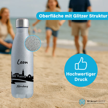 Glitzer Trinkflasche in Silber 500ml aus Edelstahl bedruckt mit der Skyline von Nürnberg personalisierbar mit Wunschname