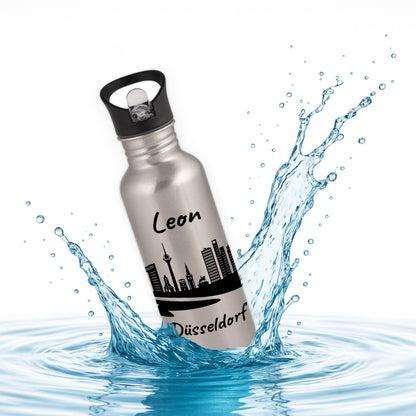 Trinkflasche in Silber 600ml aus Edelstahl bedruckt mit der Skyline von Düsseldorf personalisierbar mit Wunschname