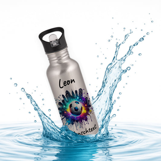 Trinkflasche mit Strohhalm in Silber 600ml bedruckt mit Fußball Motiven"Motiv7" personalisierbar für Kinder mit Wunschname aus Edelstahl
