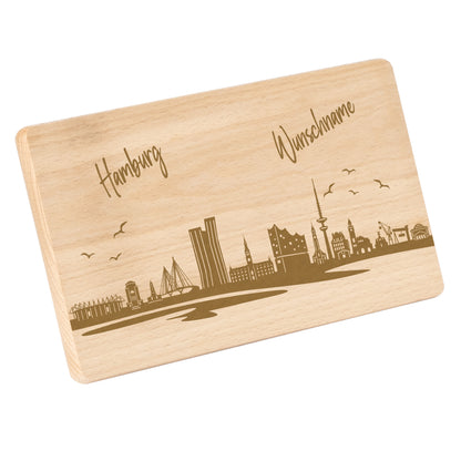 Frühstücksbrettchen 220x120mm mit Gravur mit der Skyline von Hamburg personalisierbar mit Wunschname