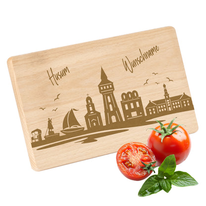 Frühstücksbrettchen 220x120mm mit Gravur mit der Skyline von Husum personalisierbar mit Wunschname