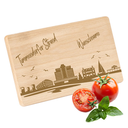 Frühstücksbrettchen 220x120mm mit Gravur mit der Skyline von Timmendorfer Strand personalisierbar mit Wunschname
