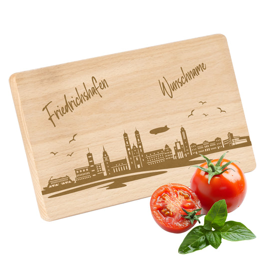 Frühstücksbrettchen 220x120mm mit Gravur mit der Skyline von Friedrichshafen personalisierbar mit Wunschname