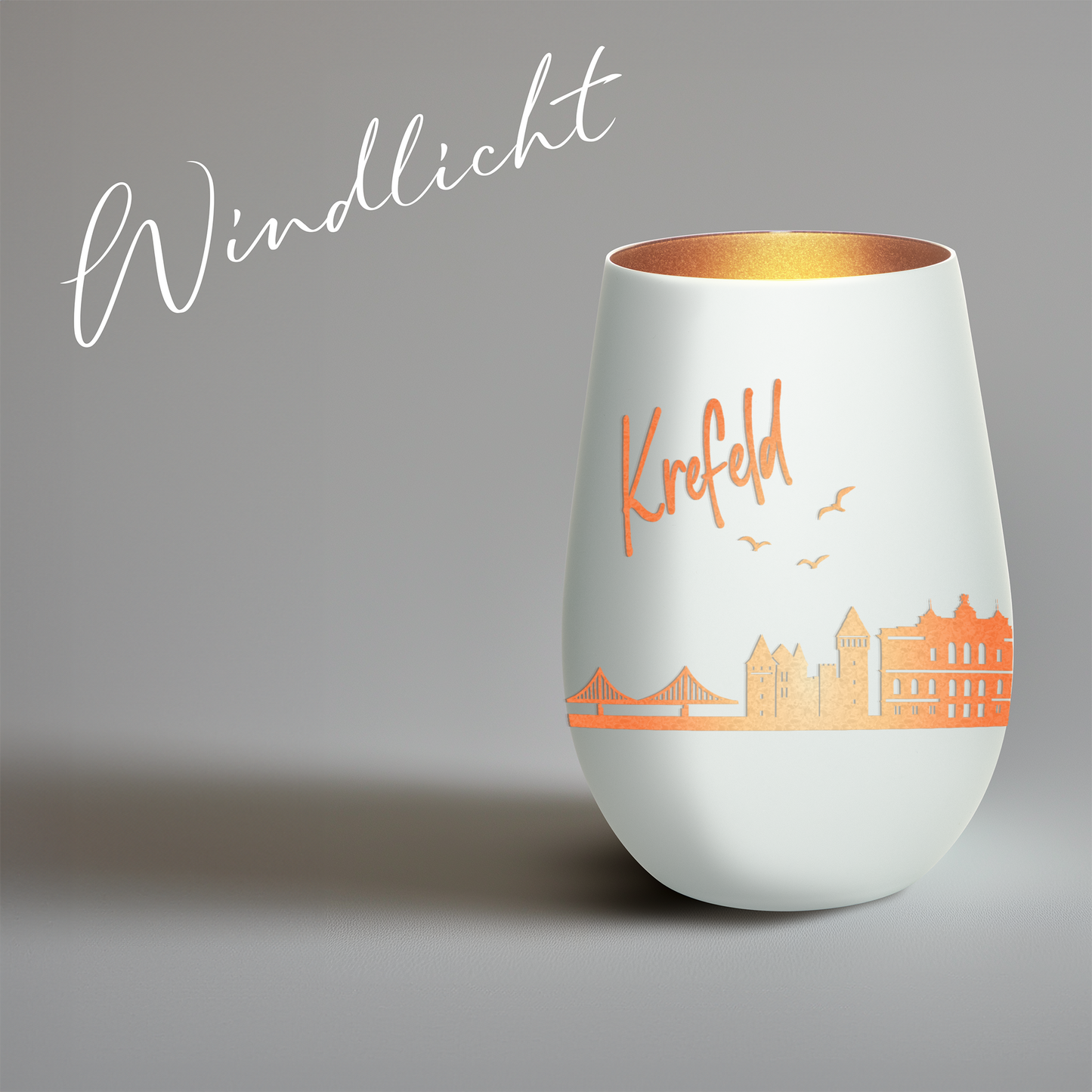 Hochwertiges Glas Windlicht mit Gravur "SKYLINE KREFELD" in der Farbe Weiß/Bronze