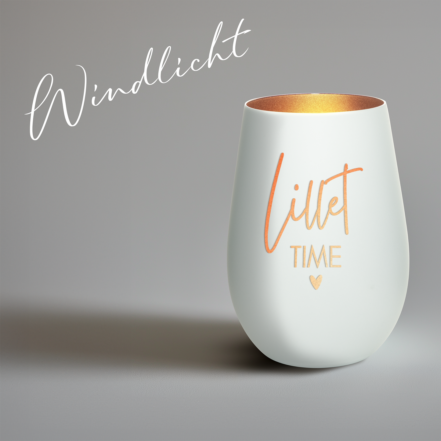 Hochwertiges Glas Windlicht mit Gravur "LILLET TIME" in der Farbe Weiß/Bronze