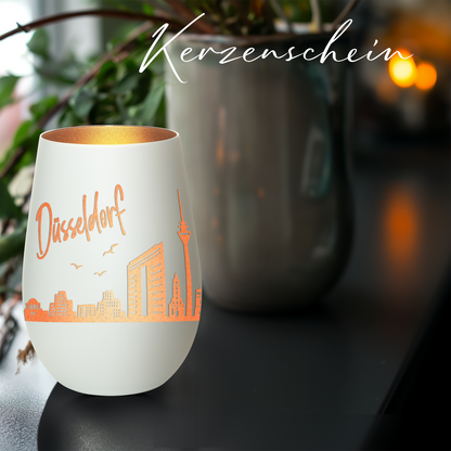 Hochwertiges Glas Windlicht mit Gravur "SKYLINE DÜSSELDORF" in der Farbe Weiß/Bronze