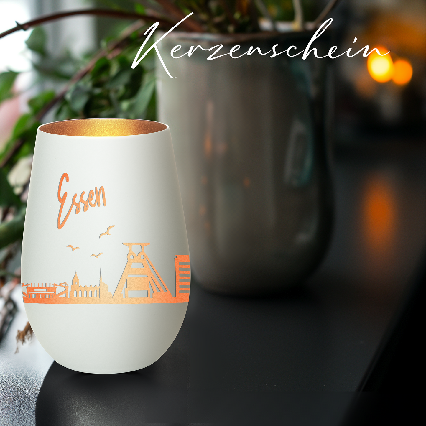 Hochwertiges Glas Windlicht mit Gravur "SKYLINE ESSEN" in der Farbe Weiß/Bronze
