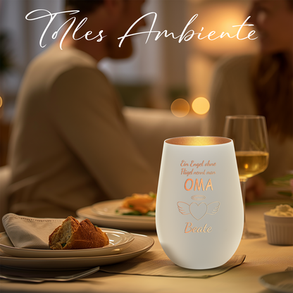 Hochwertiges Glas Windlicht mit Gravur "EIN ENGEL OHNE FLÜGEL NENNT MAN OMA" mit Wunschname in der Farbe Weiß/Bronze