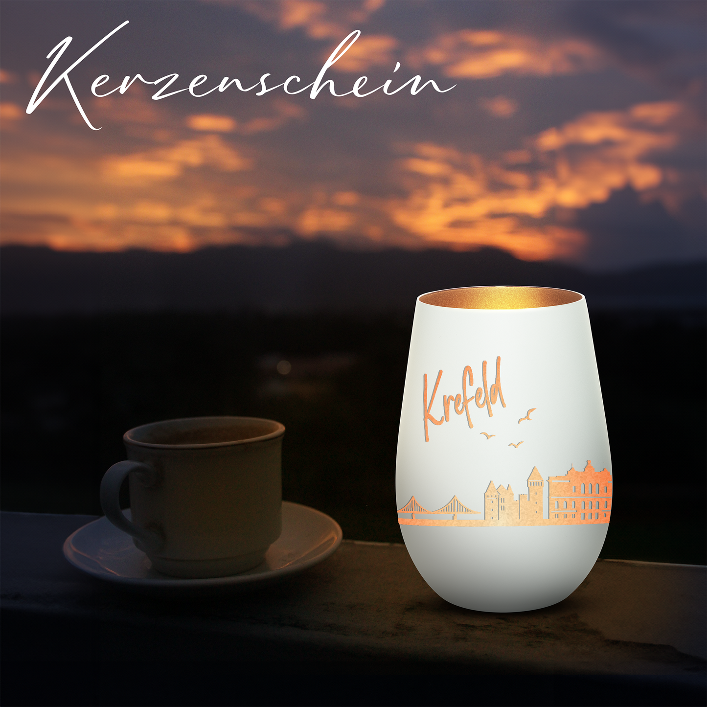 Hochwertiges Glas Windlicht mit Gravur "SKYLINE KREFELD" in der Farbe Weiß/Bronze