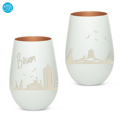 Hochwertiges Glas Windlicht mit Gravur "SKYLINE BÜSUM" in der Farbe Weiß/Bronze