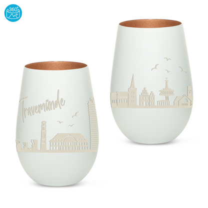 Hochwertiges Glas Windlicht mit Gravur "SKYLINE TRAVEMÜNDE" in der Farbe Weiß/Bronze