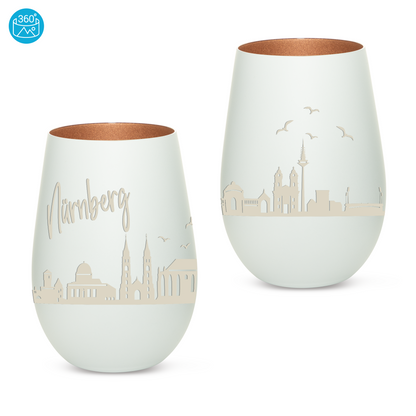 Hochwertiges Glas Windlicht mit Gravur "SKYLINE NÜRNBERG" in der Farbe Weiß/Bronze
