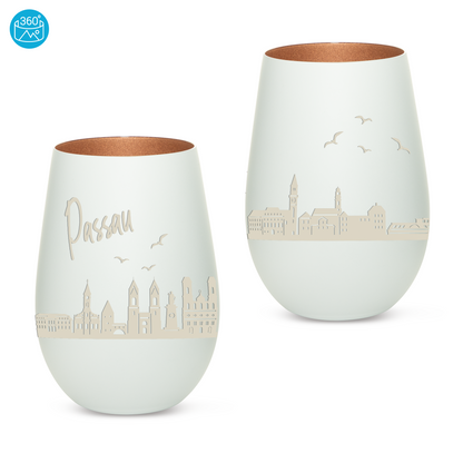 Hochwertiges Glas Windlicht mit Gravur "SKYLINE PASSAU" in der Farbe Weiß/Bronze